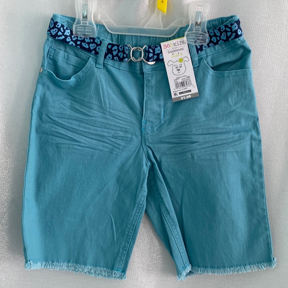 Shorts with belt